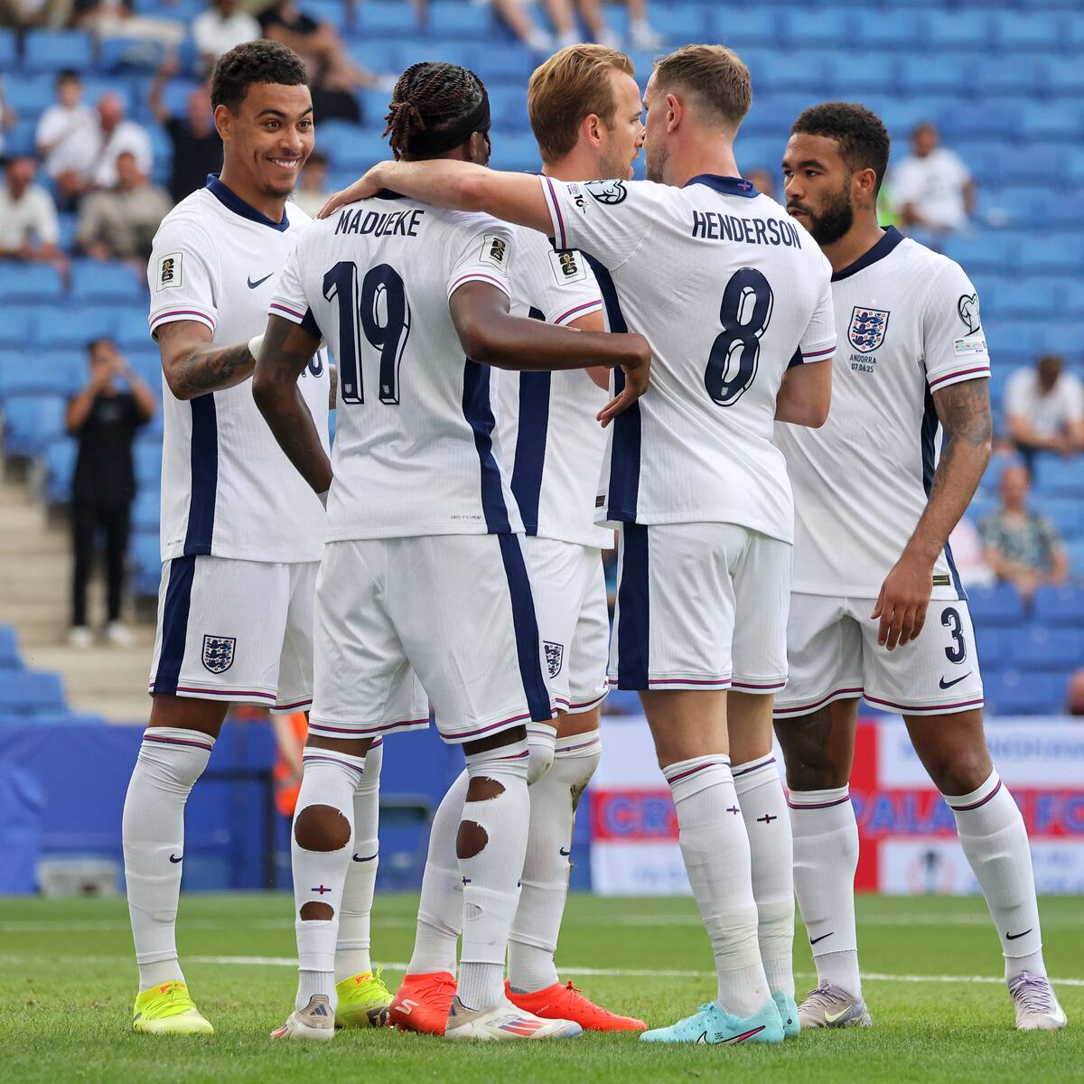 Inglaterra mantiene su invicto en las Eliminatorias Europeas, pero con una pobre imagen ante Andorra