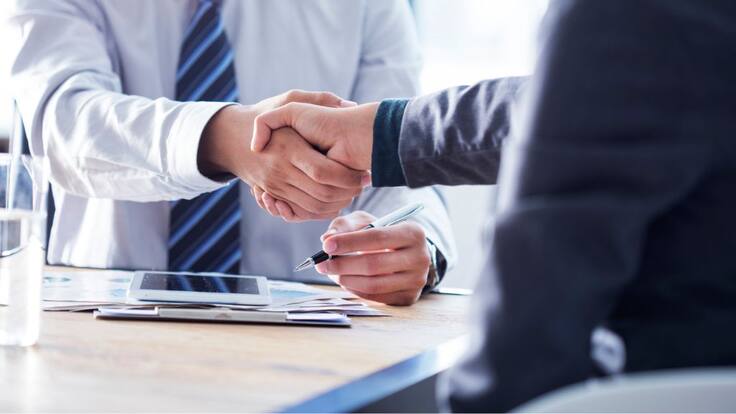 Encontrar trabajo en Chile se vuelve más difícil: vacantes por aviso caen más de 40%