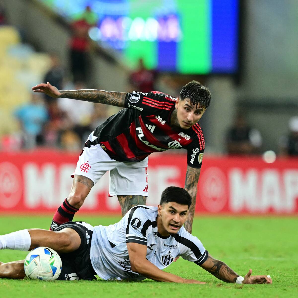 Más competencia para Erick Pulgar: Flamengo oficializa arribo de laureado volante