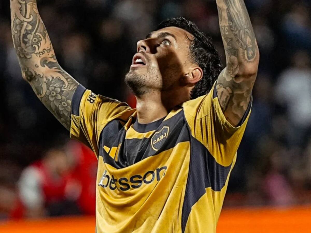Leandro Paredes silencia al Claro Arena con este golazo: ¡tremenda definición!