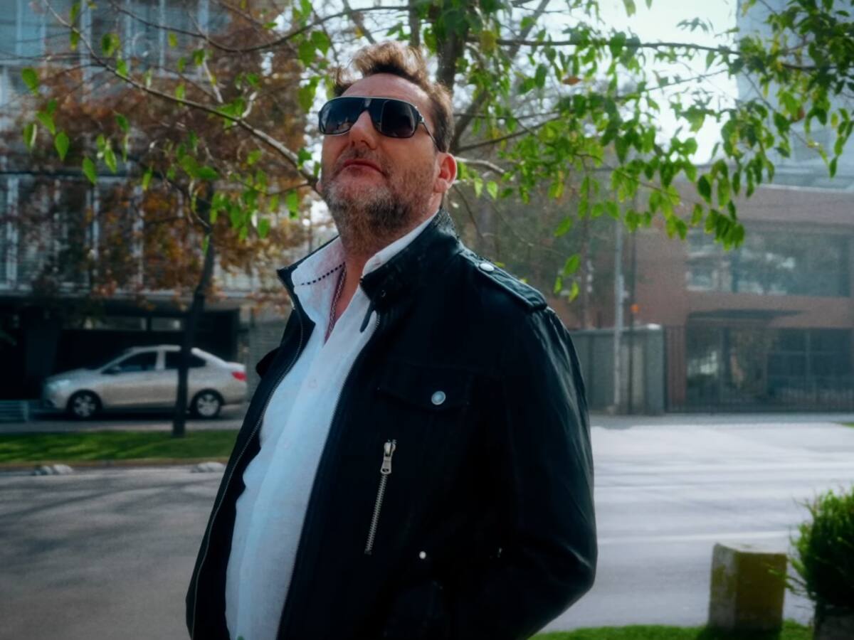 Daniel Fuenzalida protagoniza nuevo videoclip de conocido artista del género urbano: trata sobre la rehabilitación