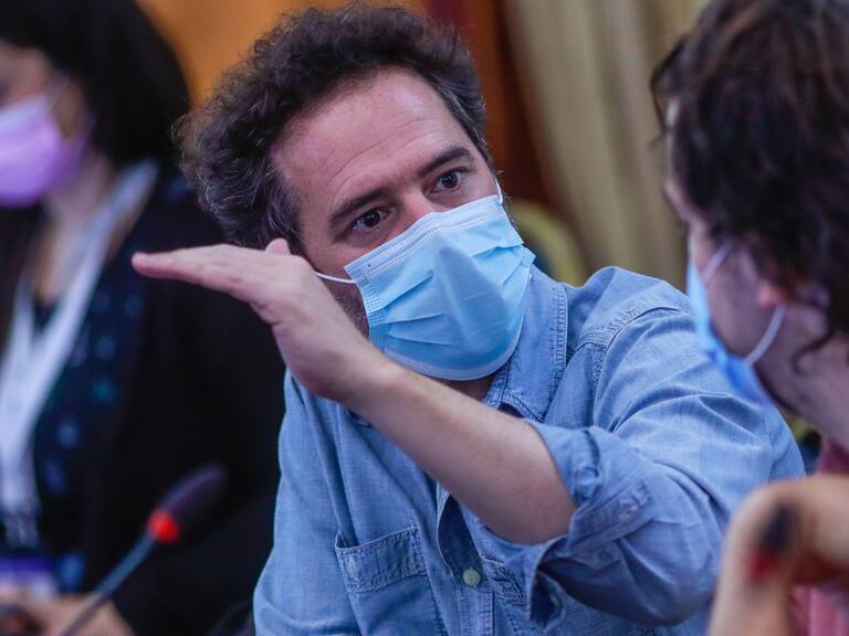 Convencion Constitucional: 05 de Marzo 2022
Convencionales Hernan Larrain Matte y Cristian Monckeberg en la sesión N°45 Comisión sistema Político .
Foto:JUAN FARIAS / AGENCIAUNO