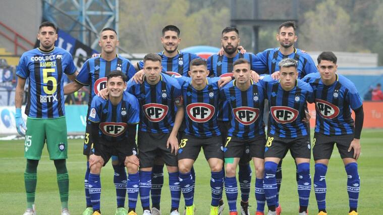 17 DE ABRIL DE 2022/TALCAHUANOFormación de Huachipato, durante el partido válido por la fecha 10 del Campeonato Nacional AFP PlanVital 2022, entre Huachipato y Universidad Católica, disputado en el Estadio CAP.
FOTO: OSCAR GUERRA/AGENCIAUNO