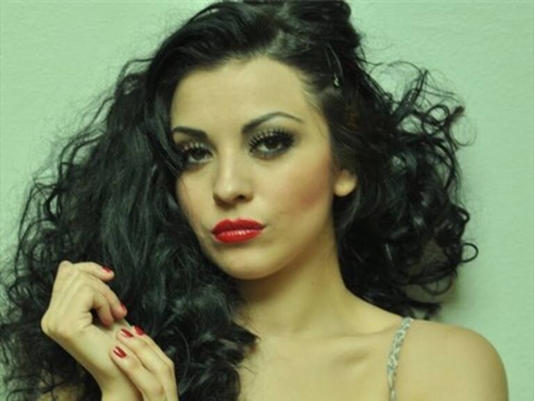 La chilena Mon Laferte triunfó en los premios MTV MIAW