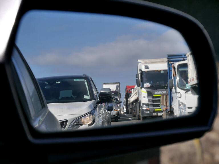 Presidente de la AChM criticó ley que posterga vencimiento del permiso de circulación