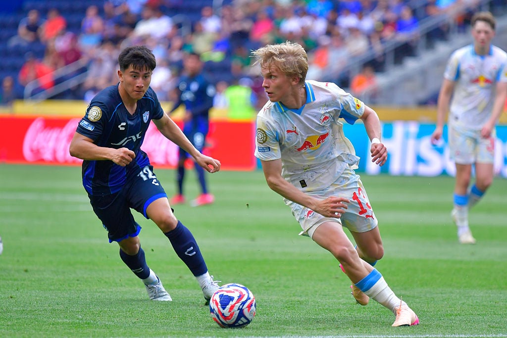 CINCINNATI, OHIO - JUNE 18: Alexei Dominguez (L) of Pachuca and Frans Kratzig (R) of Salzburg compete for the ball during the FIFA Club World Cup 2025 group H match between CF Pachuca and FC Salzburg at TQL Stadium on June 18, 2025 in Cincinnati, Ohio. (Photo by Oscar Fuentes/Jam Media/Getty Images)