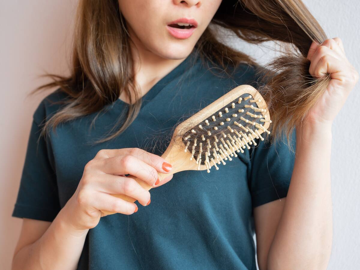 Estudio reveló que estas dos bebidas aceleran la caída del cabello y la aparición de canas