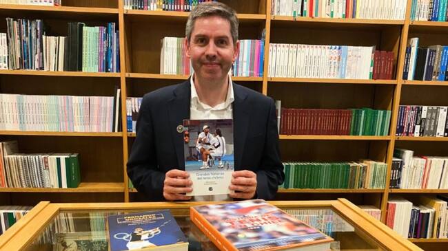 Biblioteca de Wimbledon recibe colección de libros chilenos