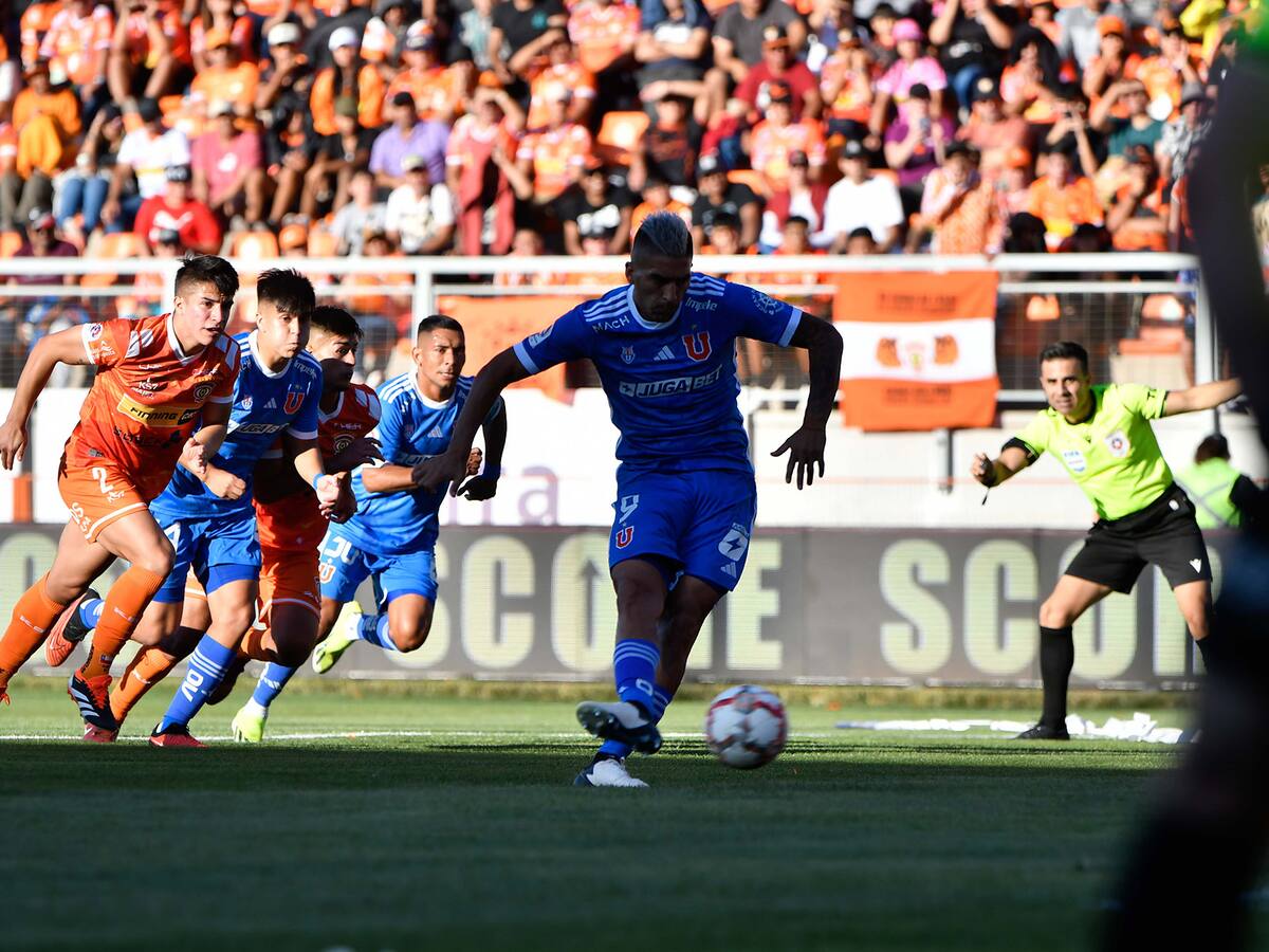 Dos detenidos dejó el partido de Cobreloa y la U: uno de ellos participó en banderazo azul en Calama