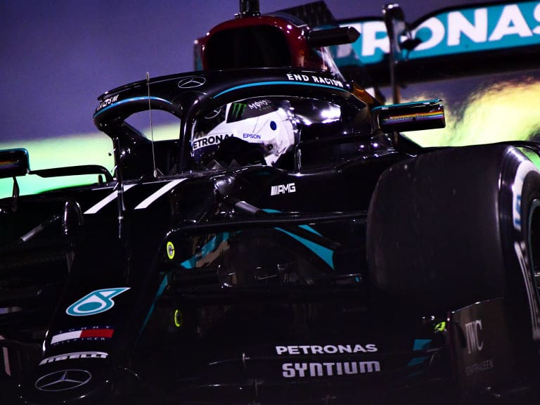 Mercedes sigue dominando: Valtteri Bottas logró la pole del Gran Premio de Sakhir de F1