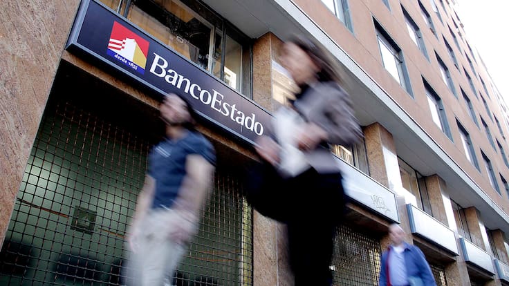 “Esto no es mío”: carpintero devolvió más de 90 millones depositado por error en BancoEstado