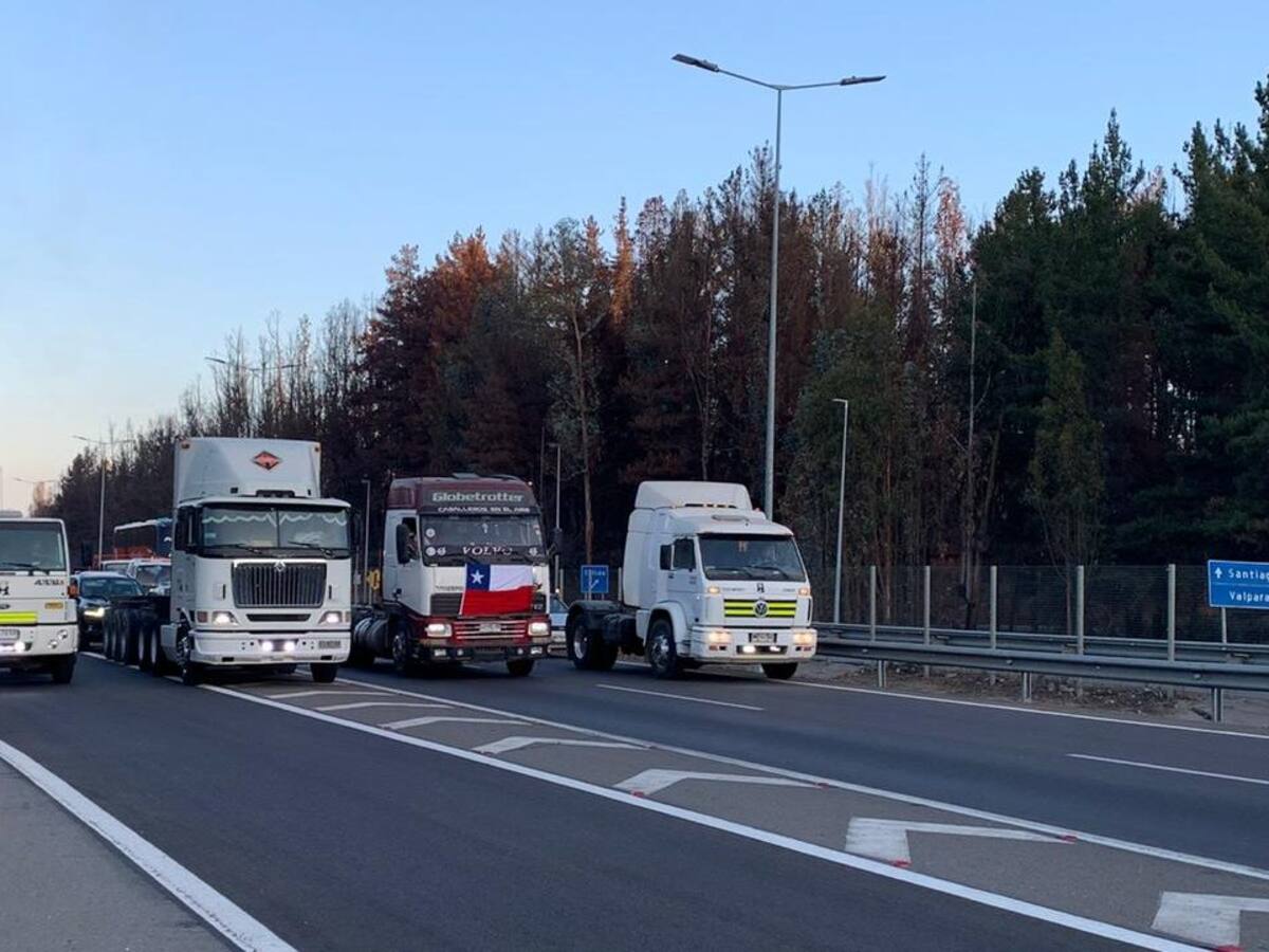 Camioneros bloquearon Ruta 68 exigiendo aduanas sanitarias en la Región de Valparaíso