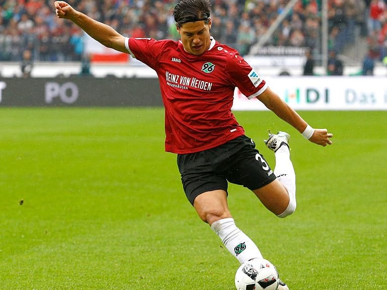 HANOVER, GERMANY - OCTOBER 01: Miiko Albornoz of Hannover during the Second Bundesliga match between Hannover 96 and FC St. Pauli at HDI-Arena on October 1, 2016 in Hanover, Germany. (Photo by Joachim Sielski/Bongarts/Getty Images)