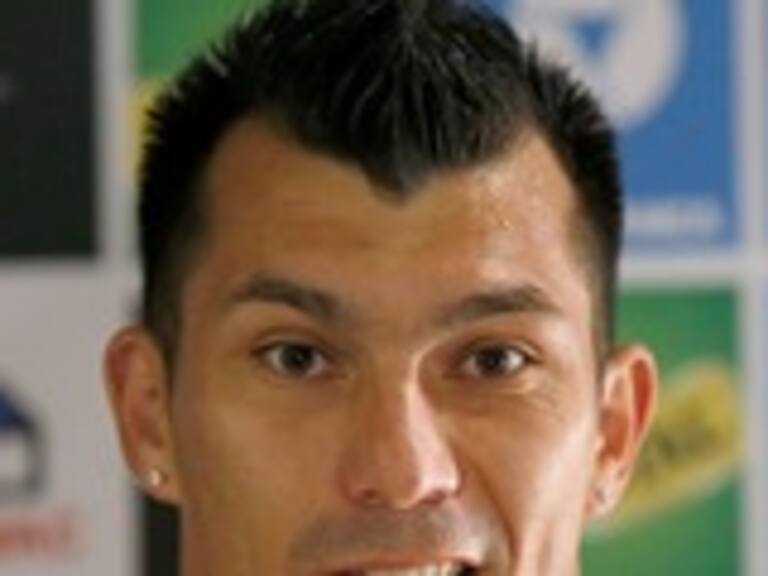 Gary Medel: «Hay que tener los pies bajo la tierra»