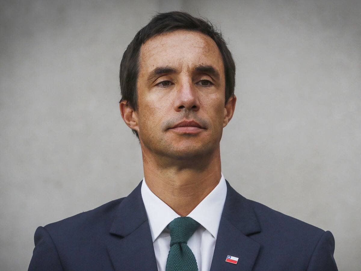Ministro de Energía Juan Carlos Jobet dio positivo en examen PCR por Covid-19