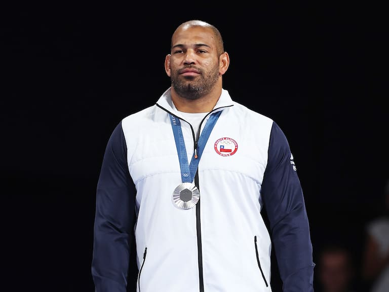 El emotivo saludo del Presidente Boric a Yasmani Acosta tras su medalla de plata en París 2024 | Getty Images