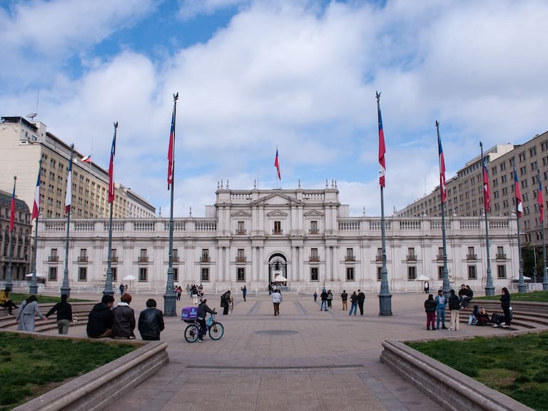 Diputados denuncian ante Contraloría a asesores presidenciales por remuneraciones duplicadas