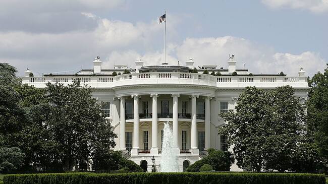 WASHINGTON - MAY 31: The exterior view of the south side of the White House is seen May 31, 2005 in Washington, DC. Vanity Fair Magazine reported that former FBI official W. Mark Felt claimed himself was ?Deep Throat,? the anonymous source who provided information to Washington Post reporter Bob Woodward?s famous Watergate investigation report that led to the former President Richard Nixon's resignation. (Photo by Alex Wong/Getty Images)