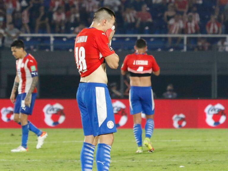 «Estamos comiendo mierda»: Prensa paraguaya se fue con todo en contra de su selección tras perder frente a Chile