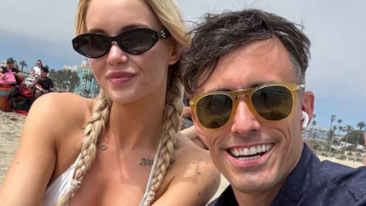 “Tenemos más finiquito que la selección”: Roberto Cox quedó encantado con influencer sueca y la piropean durante despacho en vivo