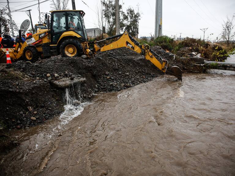 Alcalde Vodanovic realiza balance del sistema frontal en Maipú: no se registran viviendas anegadas y canal San Carlos no presenta riesgo de desborde