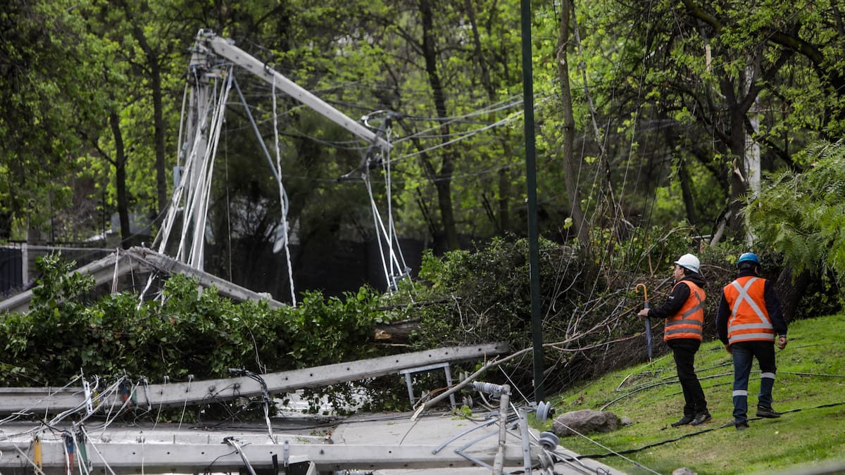 Qué es el viento catabático, el fenómeno que ha provocado ráfagas y altas temperaturas en Santiago