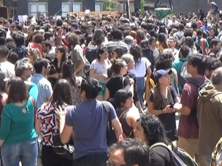 Chile en las calles: cacerolas y cabildos