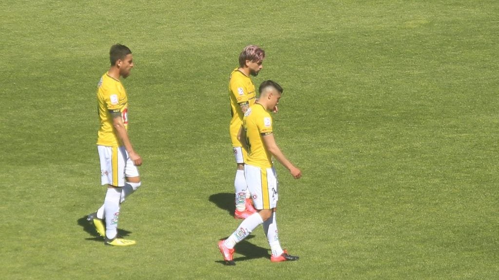 24 de Septiembre de 2020/CONCEPCION
Jugadores de Universidad de Concepcion en la derrota 1-4, durante el partido valido por la duodecima fecha del Campeonato Nacional AFP PlanVital 2020, entre Universidad de Concepcion vs O'higgins, disputado en el Estadio Ester Roa.
FOTO:SEBASTIAN BROGCA/AGENCIAUNO