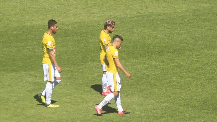 24 de Septiembre de 2020/CONCEPCION
Jugadores de Universidad de Concepcion en la derrota 1-4, durante el partido valido por la duodecima fecha del Campeonato Nacional AFP PlanVital 2020, entre Universidad de Concepcion vs O'higgins, disputado en el Estadio Ester Roa.
FOTO:SEBASTIAN BROGCA/AGENCIAUNO