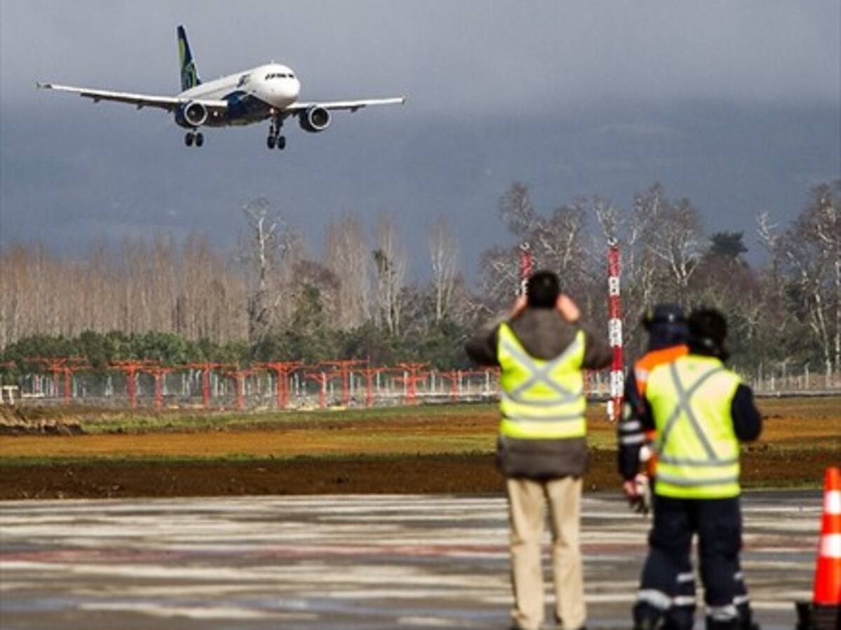 Presentan proyecto de ley para permitir endosar pasajes de avión en caso de no poder usarlos