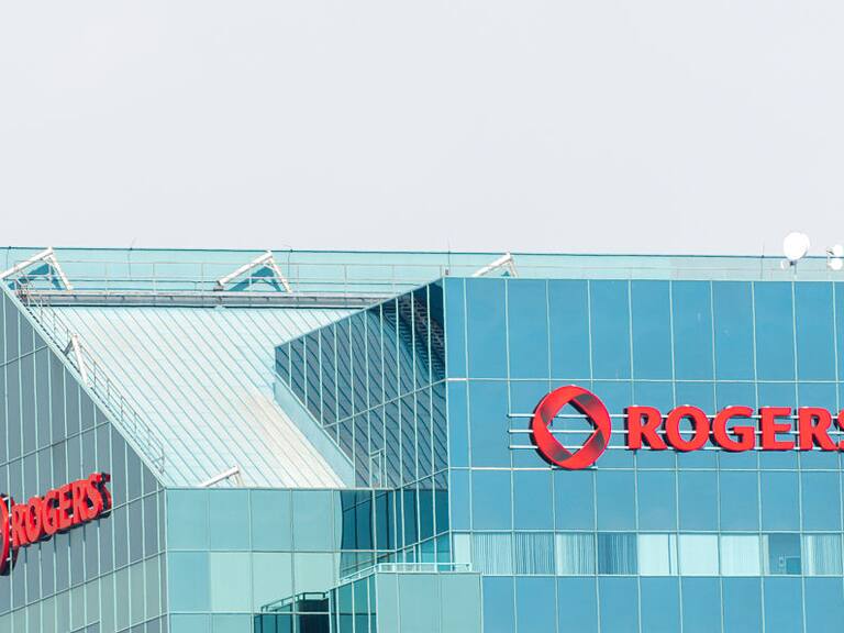 El edificio comercial del holding Rogers en la ciudad de Toronto