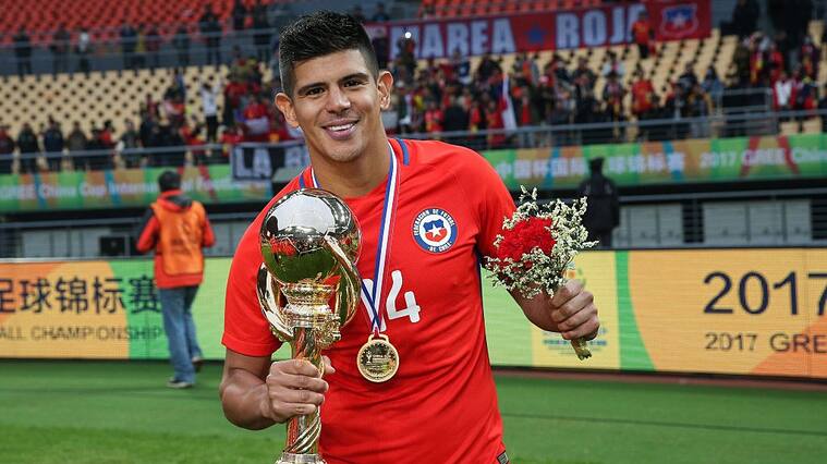 Esteban Pavez es citado a la Roja ante un caso positivo de covid-19 en el plantel