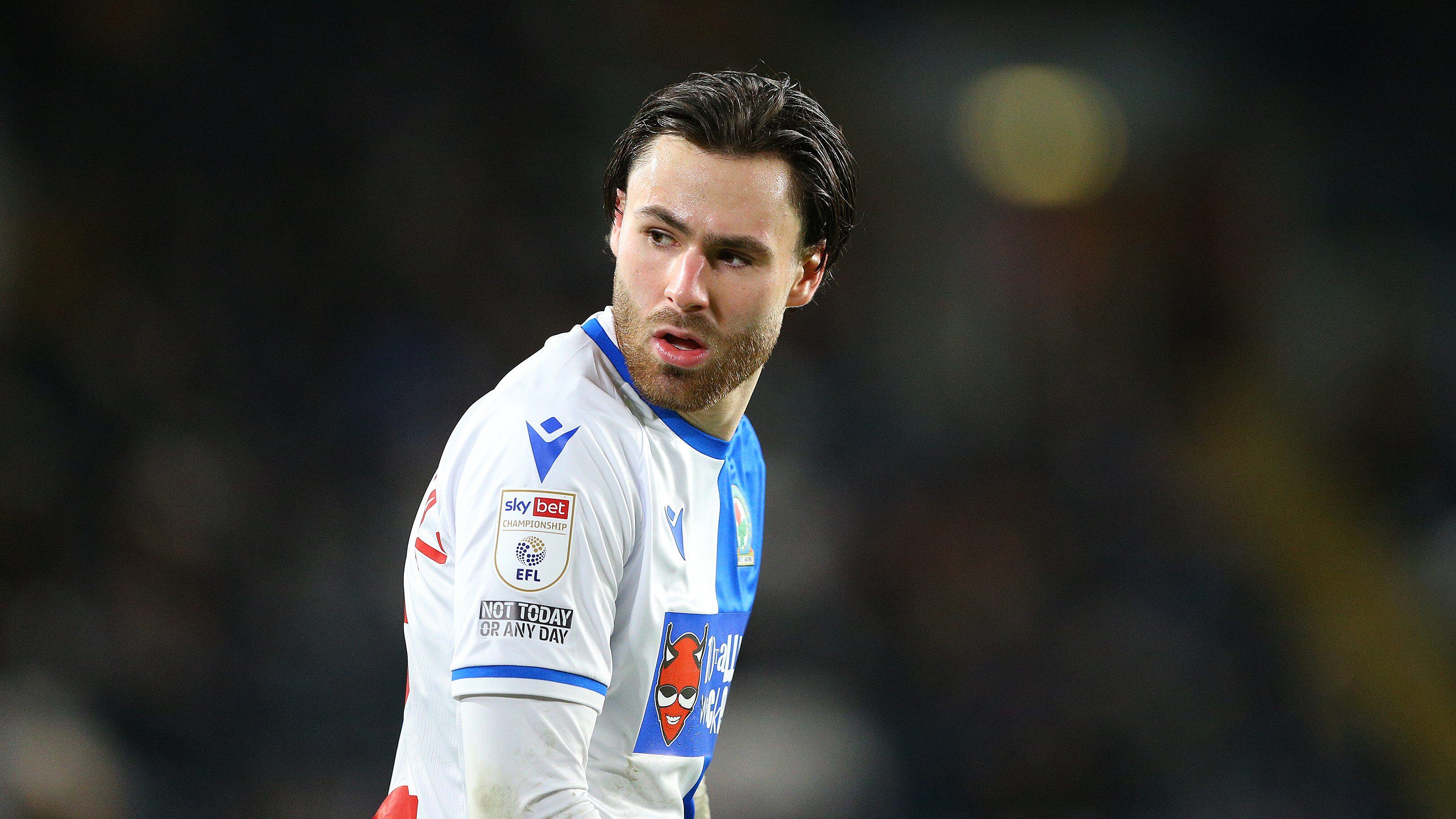 Técnico del Blackburn Rovers le puso presión a Ben Brereton