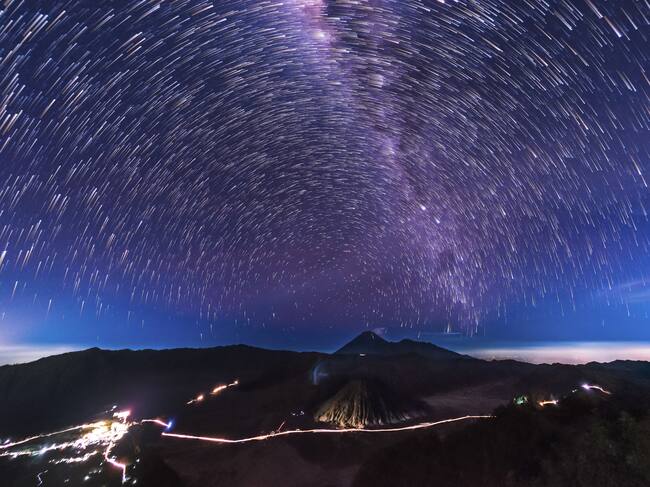 Revisa dónde y cuándo podrás ver Oriónidas, la última lluvia de estrellas del 2024 en Chile (y cómo debes hacerlo)