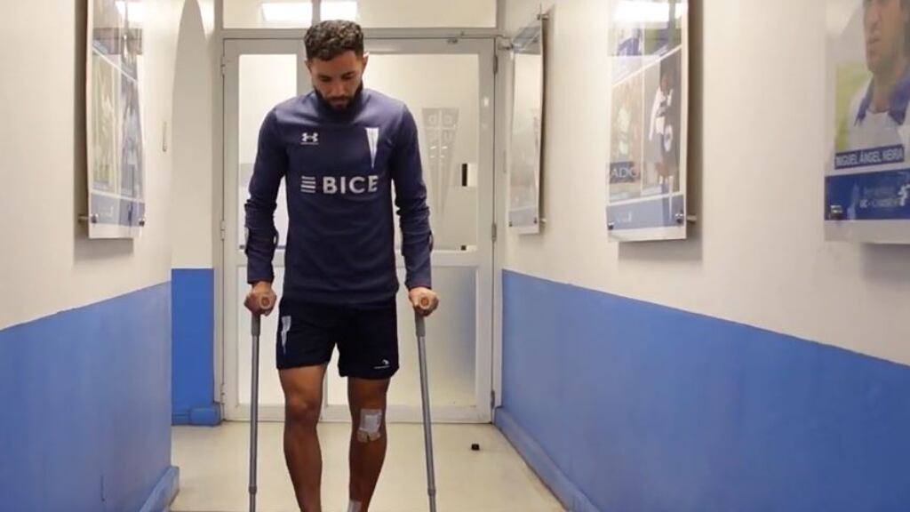 Eugenio Mena inicia su etapa de recuperación en San Carlos de Apoquindo: "Espero estar pronto de vuelta y dar el máximo de mí"