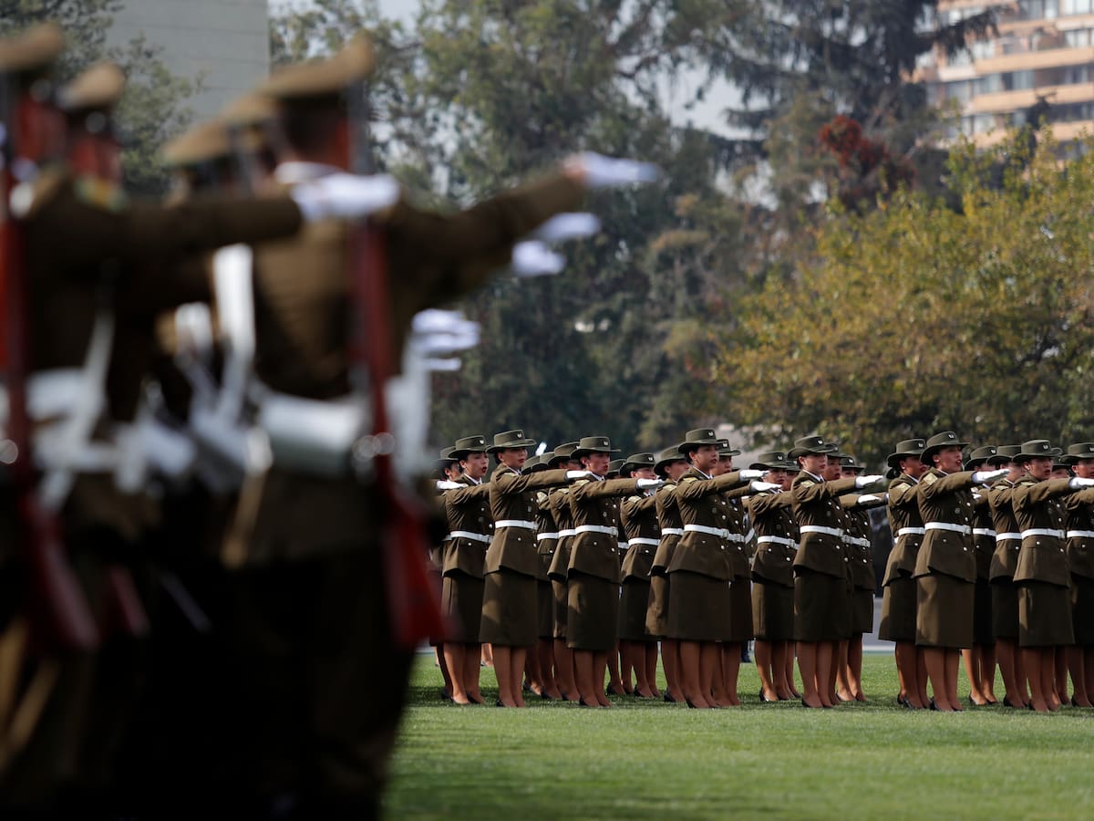 Carabineros abre vacantes para civiles con sueldos de hasta $3 millones: revisa cómo postular