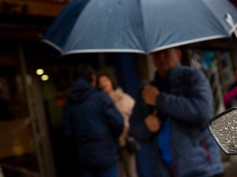 Lluvia en Santiago: conoce cuándo empiezan y hasta cuándo durarán las precipitaciones