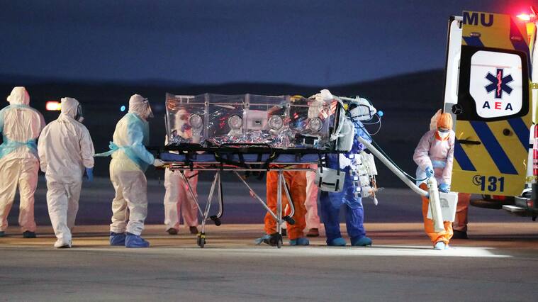 16 JUNIO 2020/COPIAPOPacientes Covid positivo provenientes de Santiago llegan al Aeropuerto Desierto de Atacama donde fueron trasladados Hospital Regional San José del Carmen,durante la emergencia sanitaria que ha provocado el coronavirus pandemia Covid-19.-
FOTO: KARL CHINGA / AGENCIAUNO.