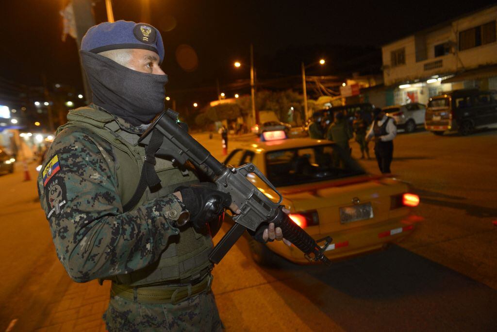 Fuerzas militares se despliegan en las calles de la región del Guayas