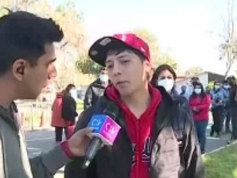 Joven acusa que se quedó sin poder votar porque un carabinero le rompió su carnet