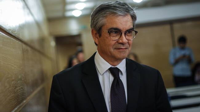 16 de marzo del 2020/SANTIAGOEl Presidente del Banco Central de Chile, Mario Marcel, entra a la sala de prensa y ofrece una conferencia para explicar las medidas anunciadas en el día de hoy, tras reduce tasa de interés a 1% por contingencia sanitaria.
FOTO: SEBASTIAN BELTRAN GAETE/AGENCIAUNO