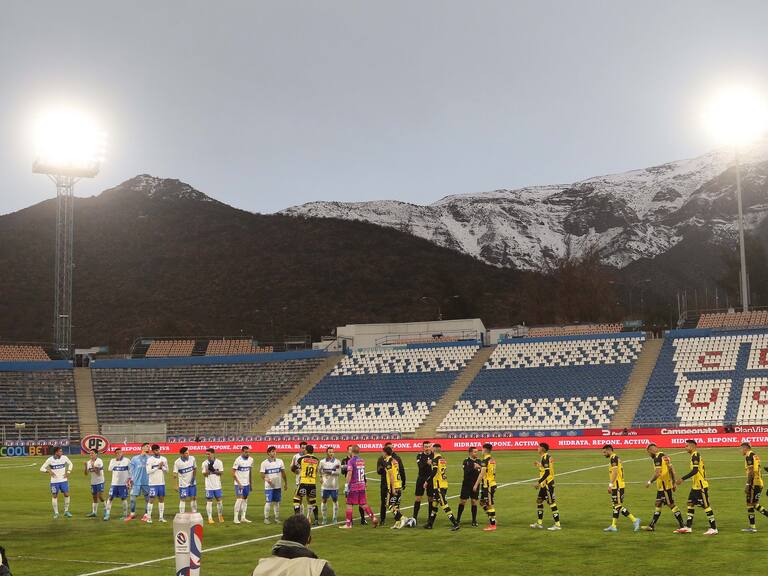 La UC critica publicación de Karol Cariola que los vincula con el Apruebo