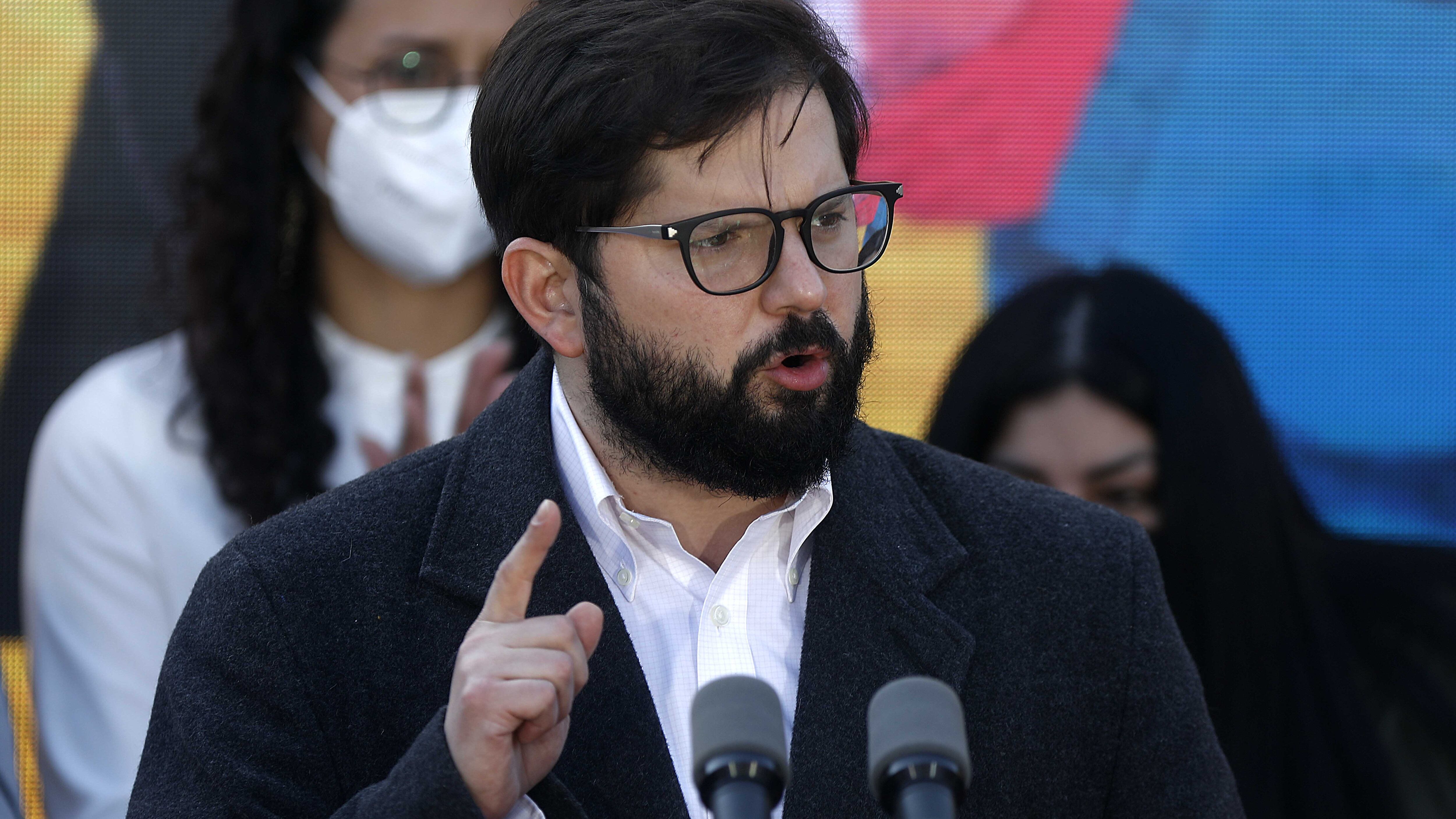 22 de Julio de 2022/SANTIAGOEl Presidente de la Repblica, Gabriel Boric Font -junto a las Ministras de la Mujer, Antonia Orellana y de Desarrollo Social, Jeannette Vega- encabez la conmemoracin del Da del Trabajo Domstico no Remunerado junto a mujeres que ejercen labores de cuidado.
FOTO: CRISTOBAL ESCOBAR/AGENCIAUNO