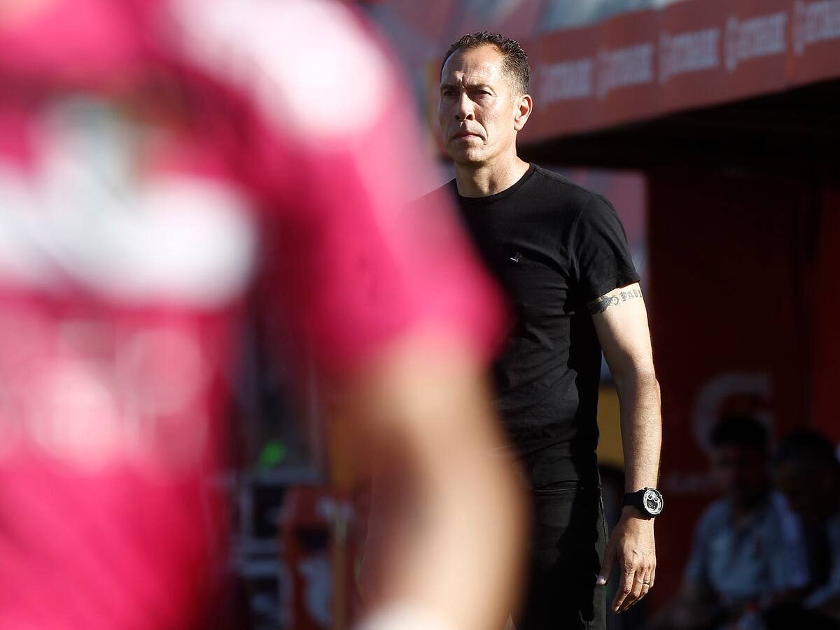 “La mano existió, pero el árbitro y el VAR creyeron que no era sancionable”: DT de Palestino lamenta el criterio referil ante la U