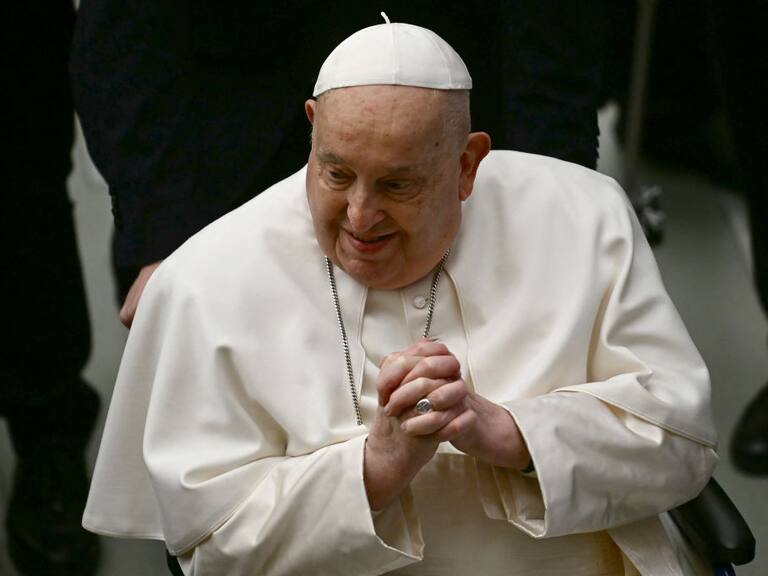 Vaticano actualiza nuevamente el estado de salud del Papa Francisco: señalaron que pasó una “noche tranquila”