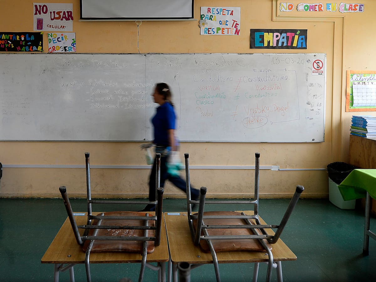 Piden su expulsión: estudiante de 8vo básico es acusado de crear imágenes íntimas de sus compañeros con IA en San Pedro de la Paz