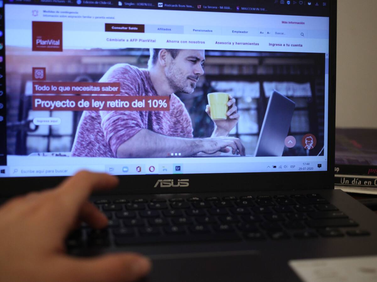 Más de tres millones de personas realizaron trámite de retiro de fondos de las AFP durante primera jornada del proceso