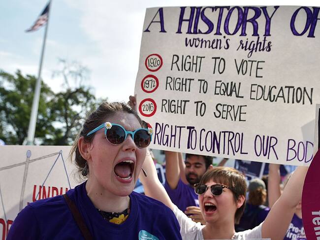 Mujeres protestan contra la ley estadual antiaborto en Texas