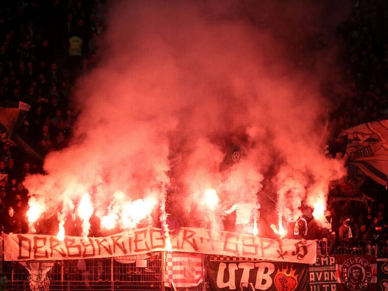 La protesta de los hinchas del Werder Bremen