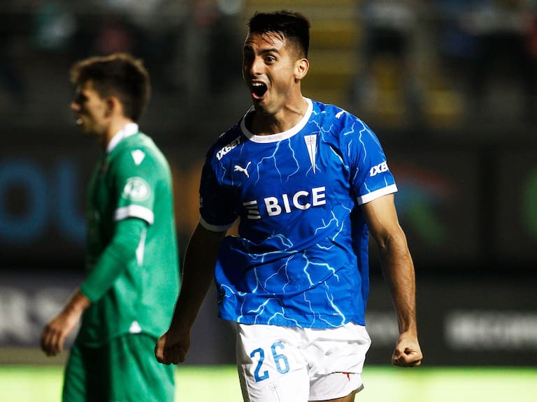 En guerra de golazos, la UC se lleva los tres puntos en el partido del año en el fútbol chileno